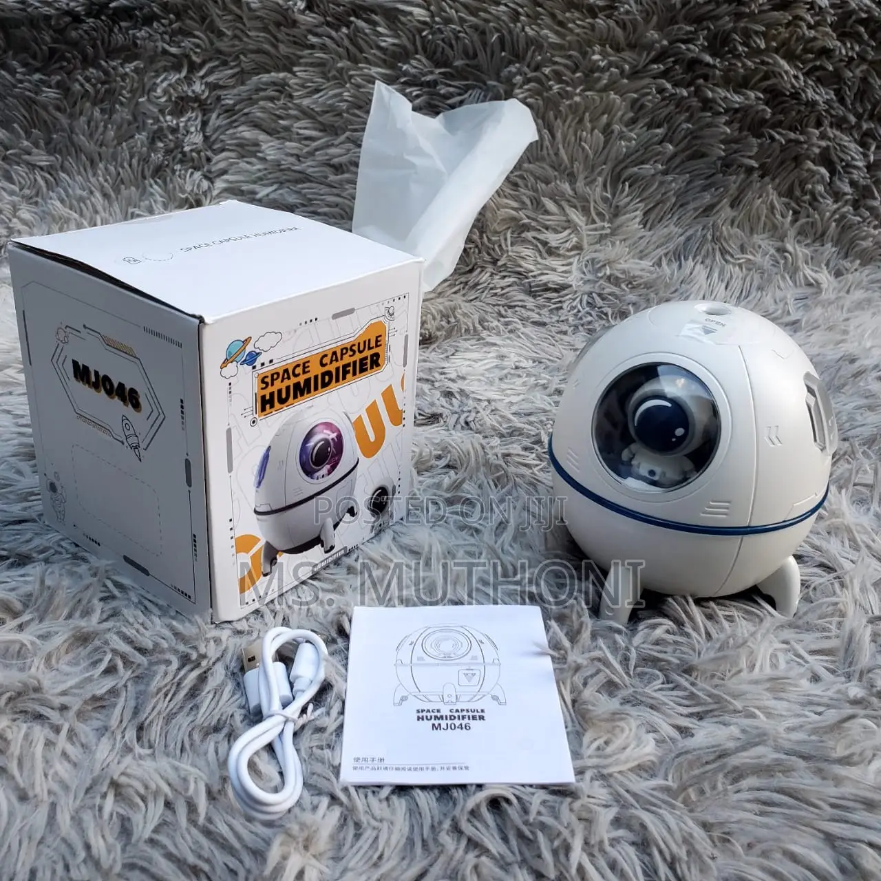 Spaceship Shape Astronaut Humidifier With Night Light Openable Hatch