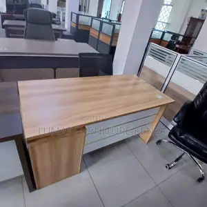 Modern Leadership Desk