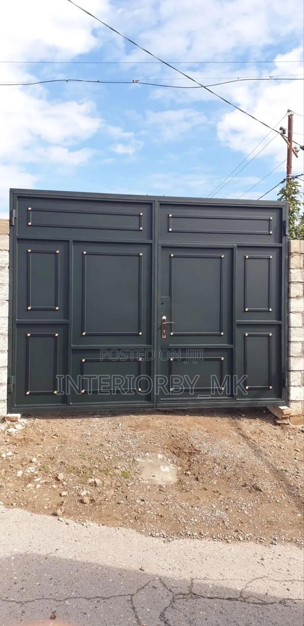 Modern Steel Swing Gate for Residential Homes