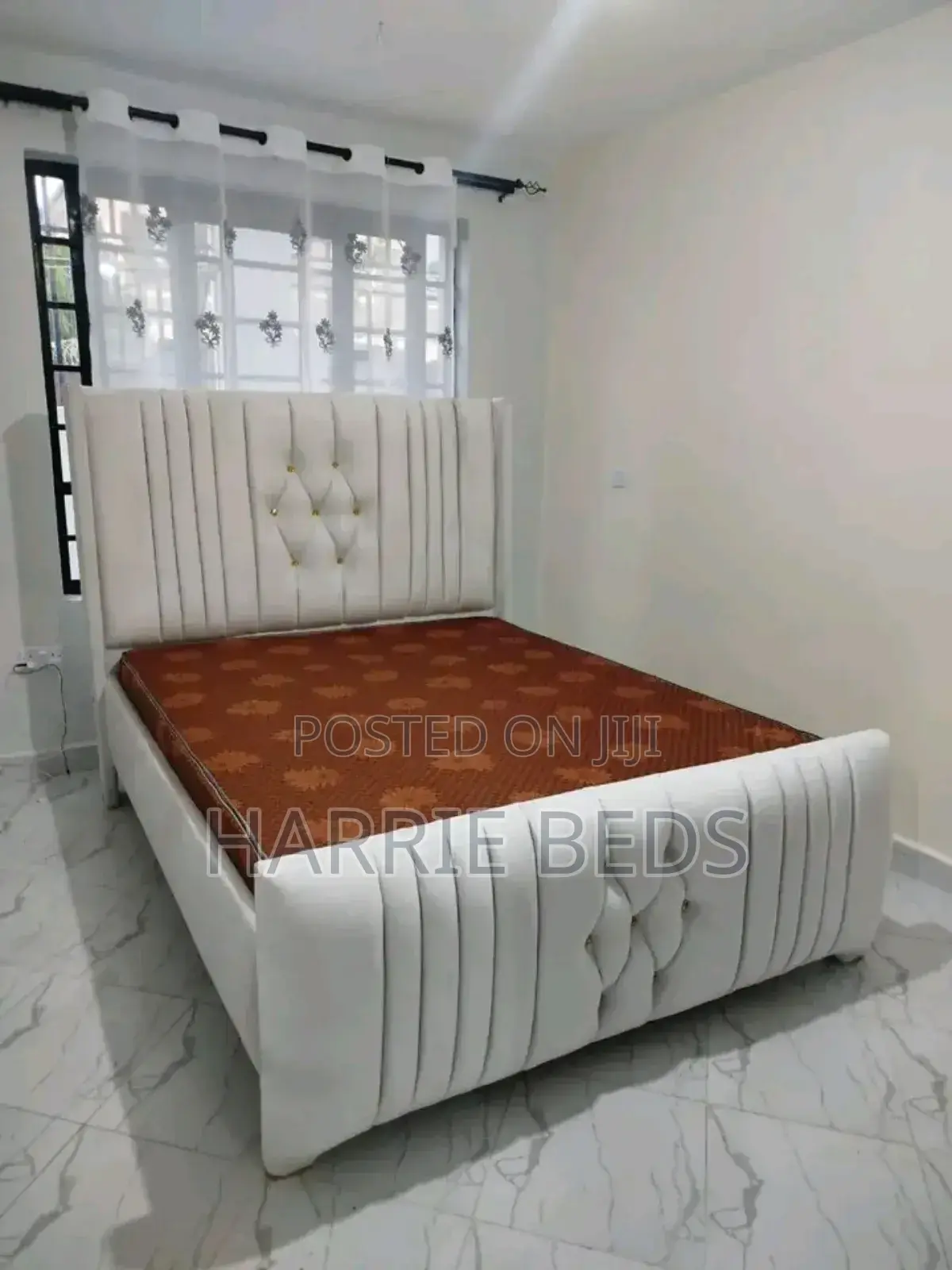 Cream White Cheaster Bed