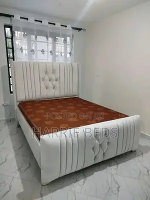 Cream White Cheaster Bed