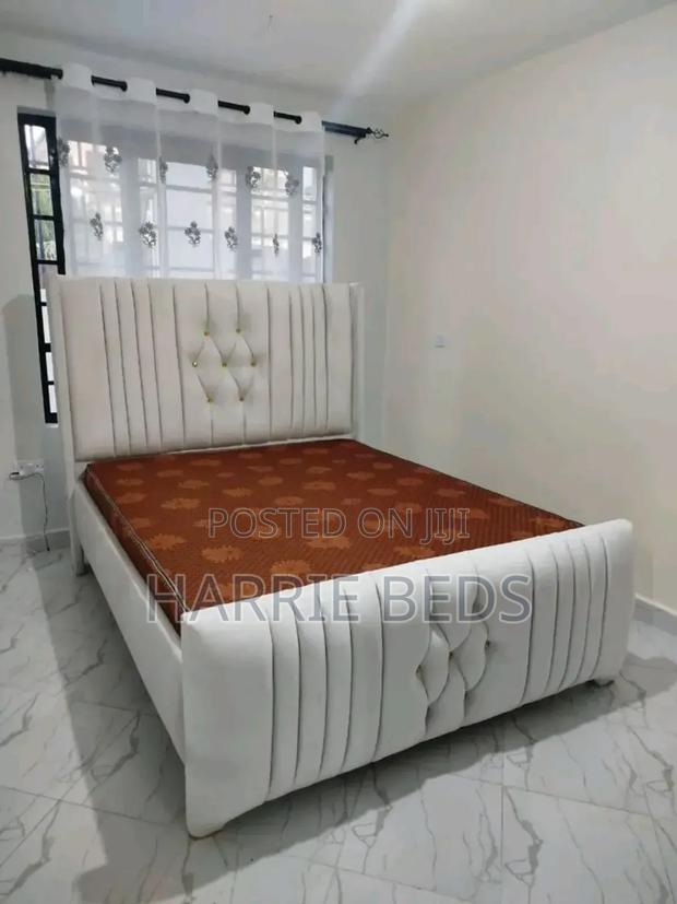 Cream White Cheaster Bed