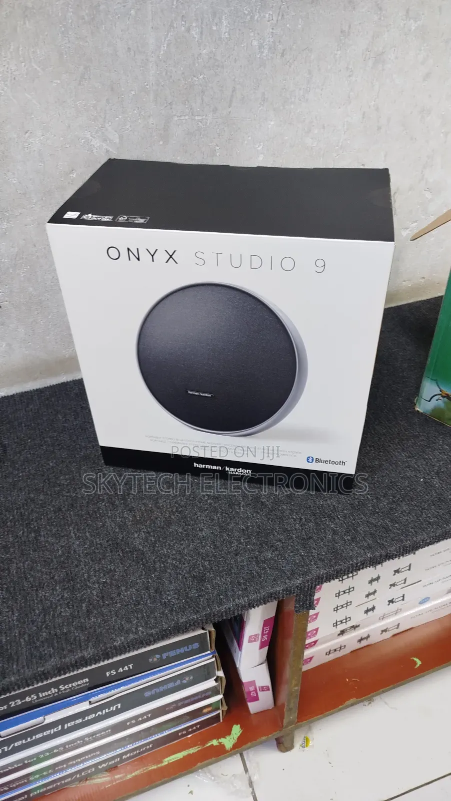 Harman Kardon Onyx Studio 9
