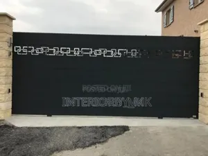Modern Sliding Gate Design With Decorative Finish