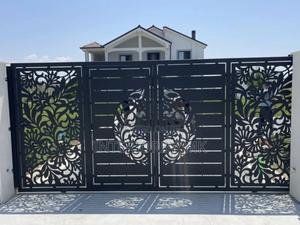 Stylish Modern Sliding Gate With Clean Finish - thumbnail 2