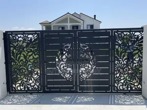 Stylish Modern Sliding Gate With Clean Finish