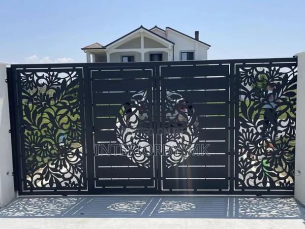 Stylish Modern Sliding Gate With Clean Finish - main view