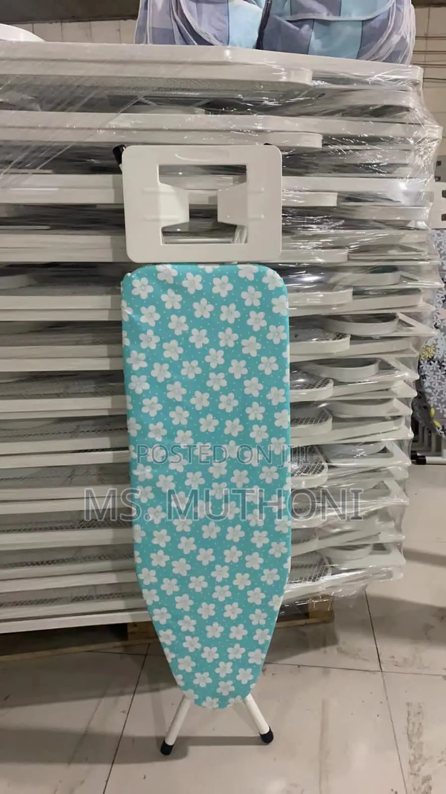 Smooth Itoning Surface (90 by 30 Cm )Sturdy Thick Frame Ironing Board