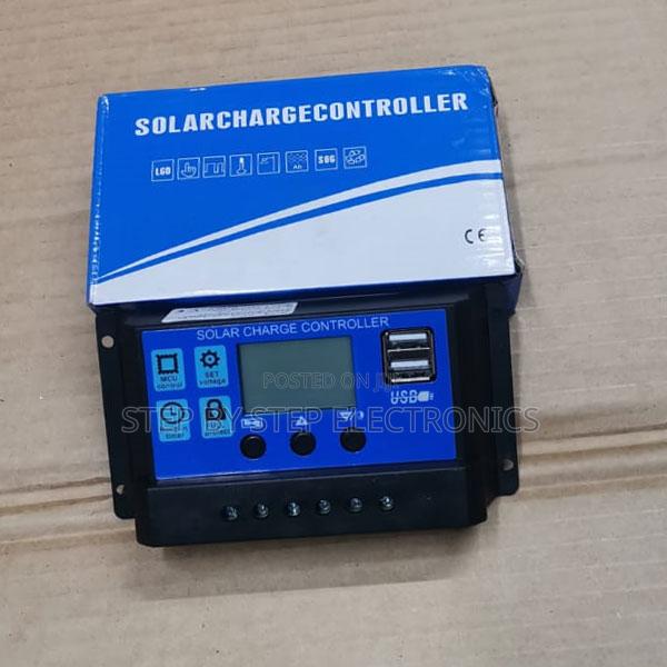 12v 24v 30a Intelligent LCD Solar Regulator With Dual Usb Output