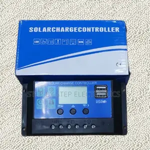 Efficient 12v 24v 30a Solar Charge Controller With LCD and Protection