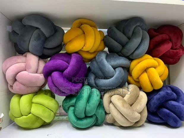 Knot Pillows