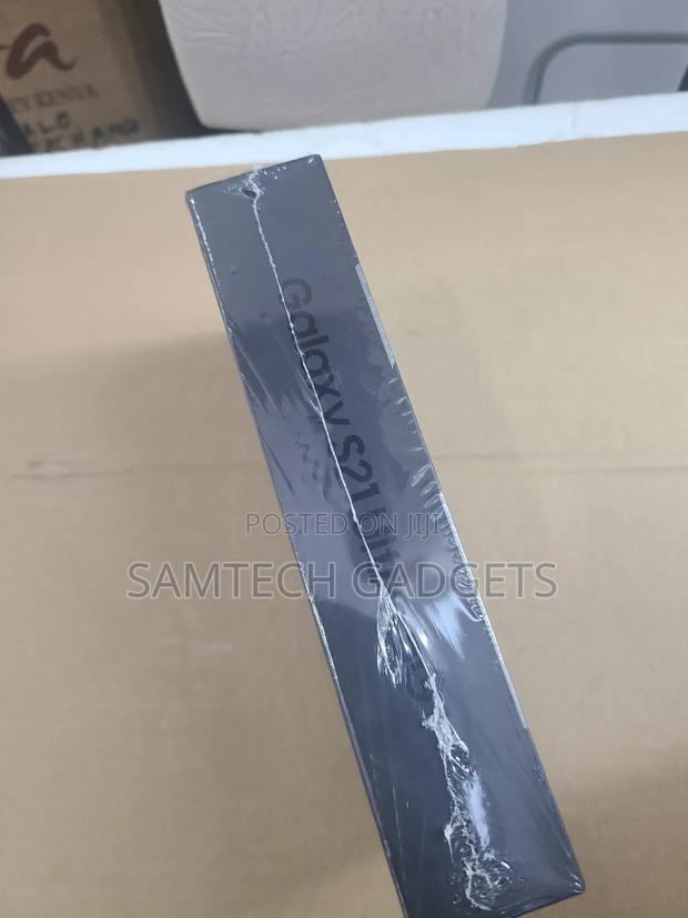 New Samsung Galaxy S21 Ultra 5G 256 GB Silver - thumbnail 3