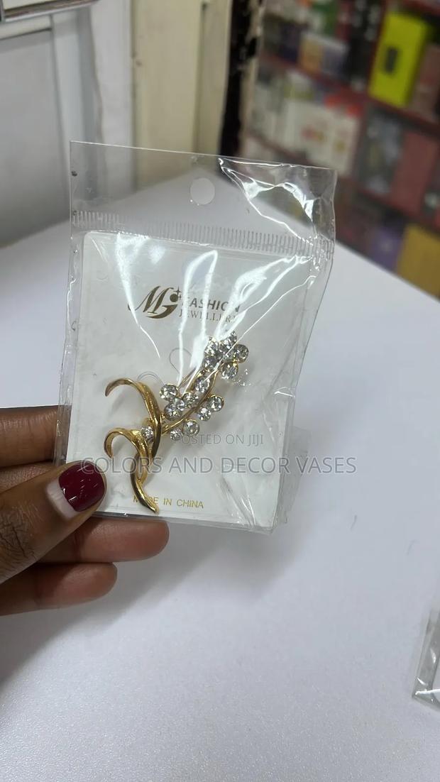 Crystal Brooch Pins  – Perfect Gift for Ladies - thumbnail 2