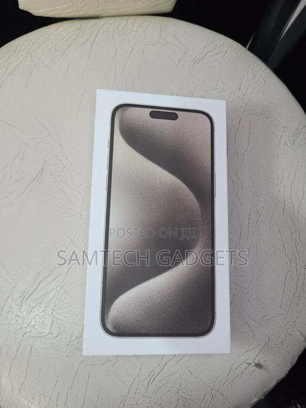 New Apple iPhone 15 Pro Max 512 GB Silver - main view