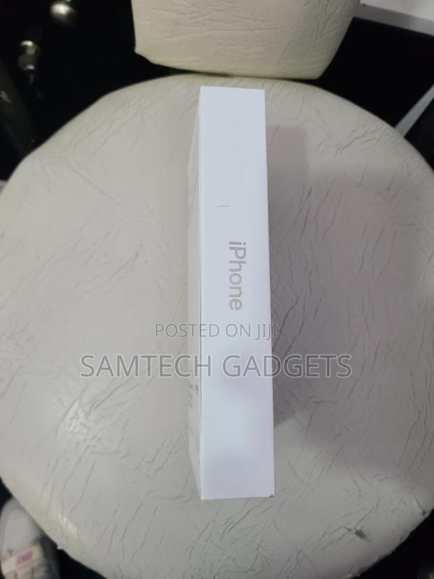 New Apple iPhone 15 Pro Max 512 GB Silver - thumbnail 3