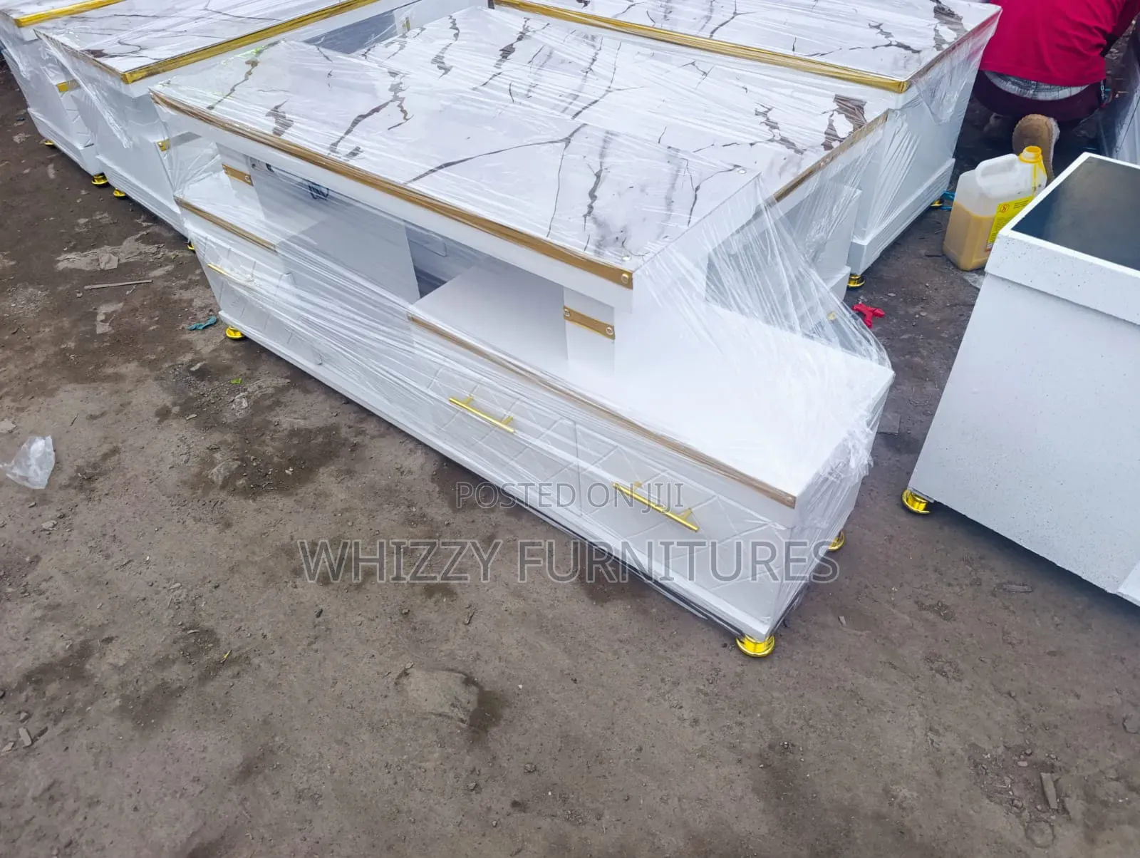 Modern Tv Stand With a Marble-Effect Top