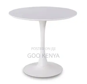 Home Table; Lightweight and Durable Round Barn Style Plastic Table