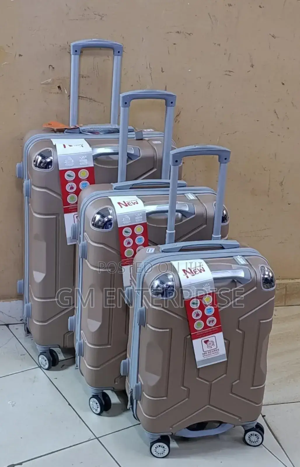 *
3 in 1 Luxurious Fibre Suitcase*