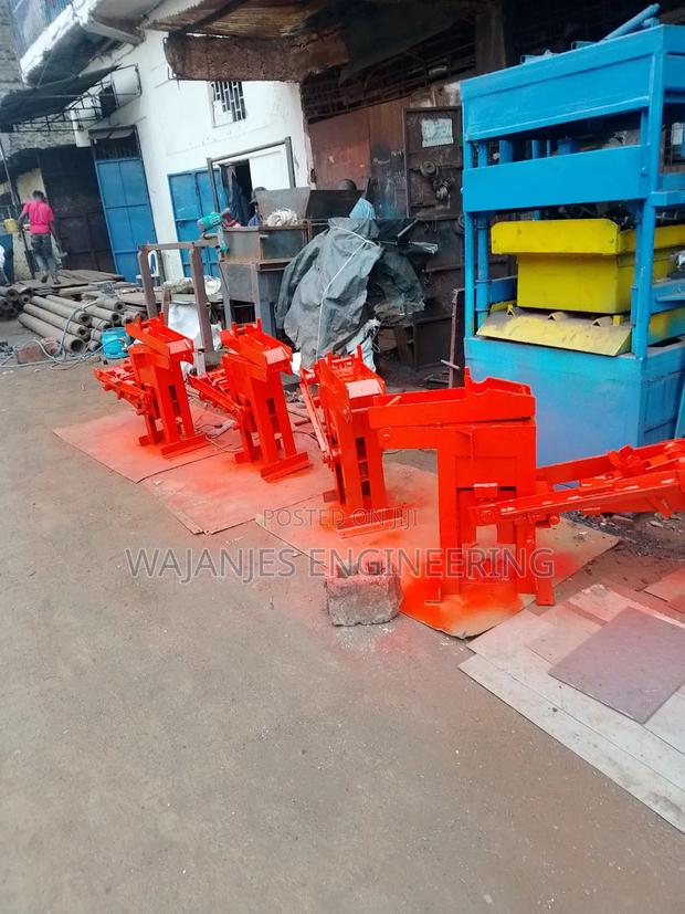 Interlocking Bricks Making Machine - main view