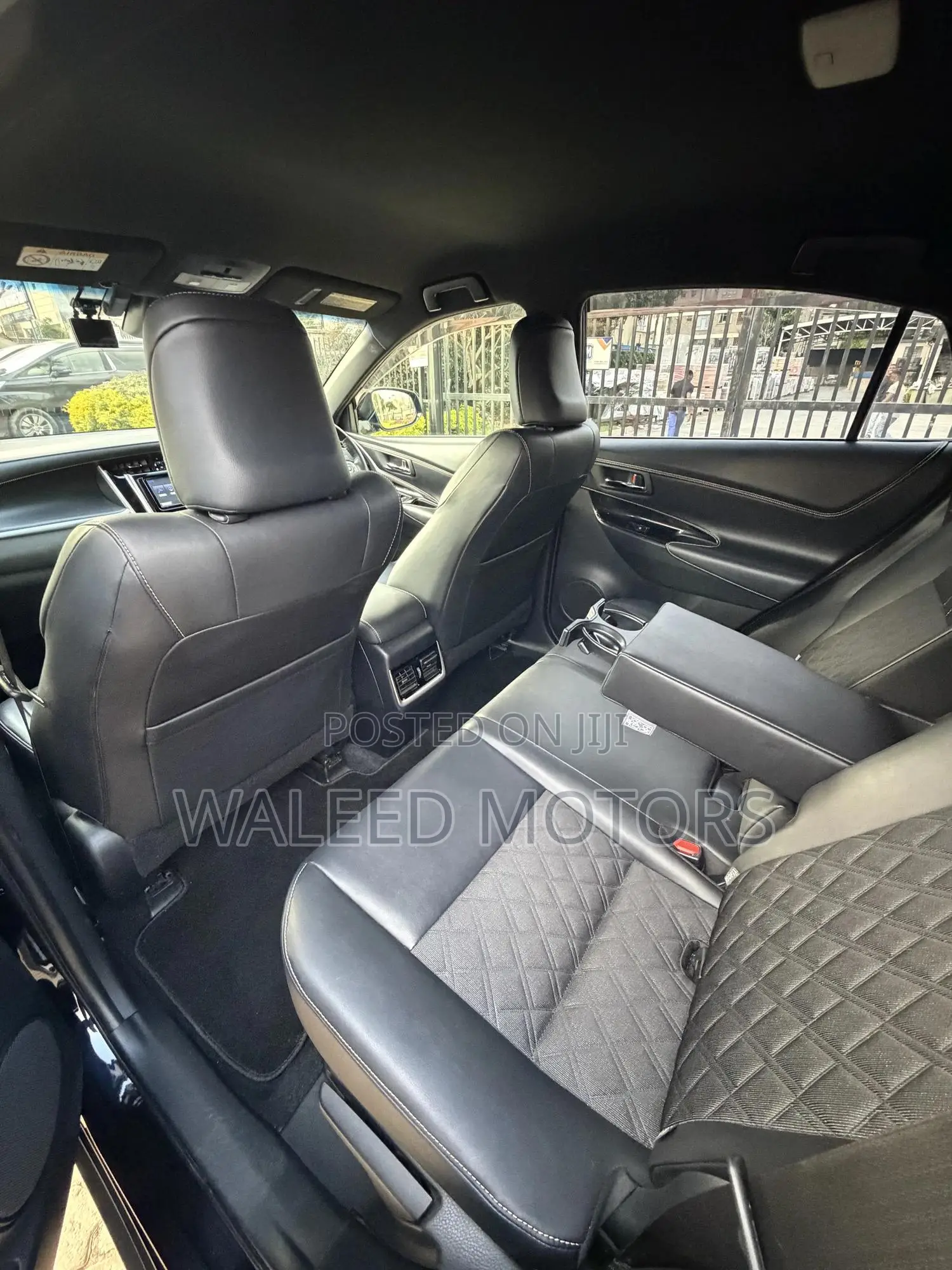 Toyota Harrier 2.0 2018 Black