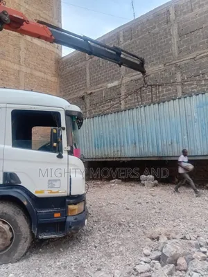 Flatbed Trailers With Crane Are Readily Available for Errands