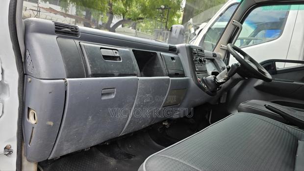 Mitsubishi Fuso Canter - thumbnail 11