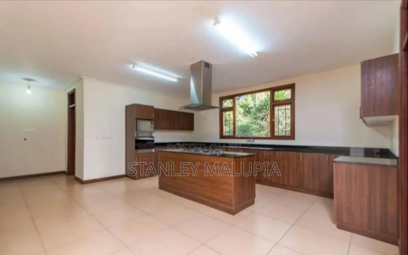 4bdrm Apartment in Riverside Area for rent