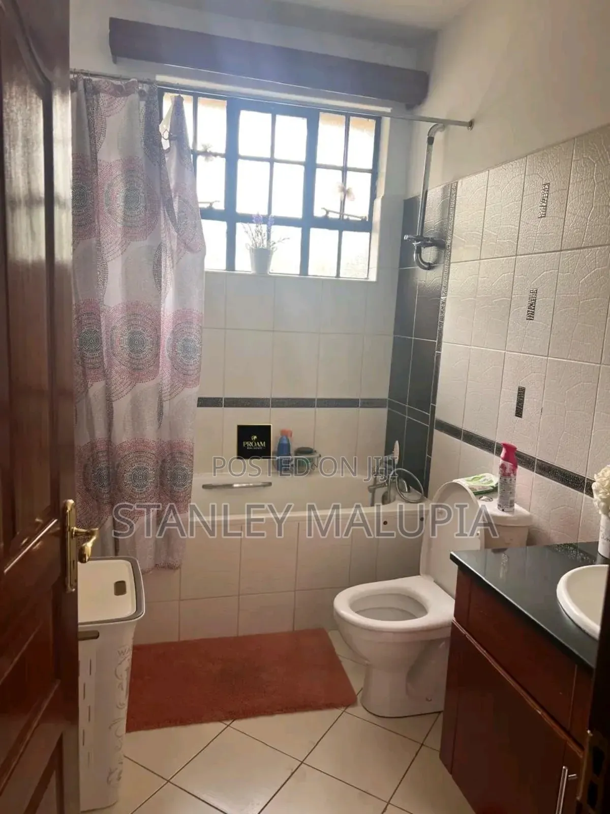 3bdrm Apartment in Rhapta, Raphta Road Area for rent