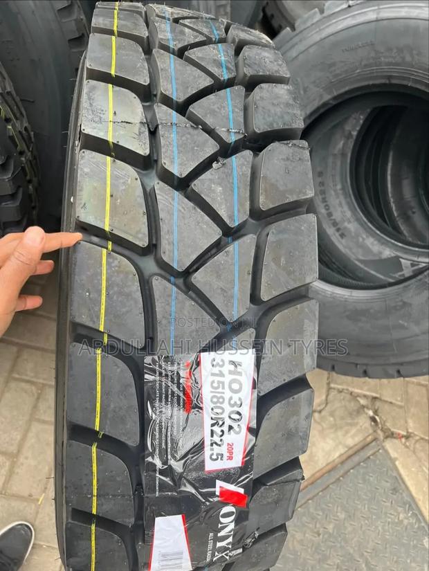 315/80 R22.5 Onyx Ho302