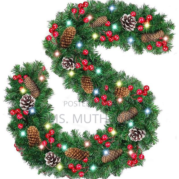 Xmas Garland Decoration With Pinecones,Red Berries* (2.7m )