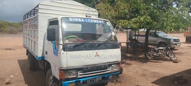 Mitsubishi Canter 1989 White - thumbnail 3