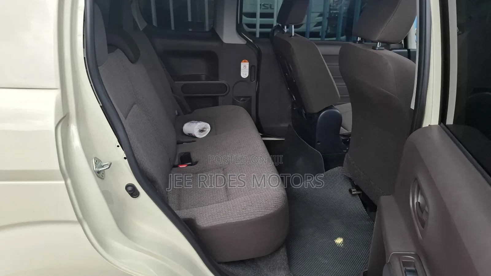 Toyota Porte 1.5 FWD 2015 Beige
