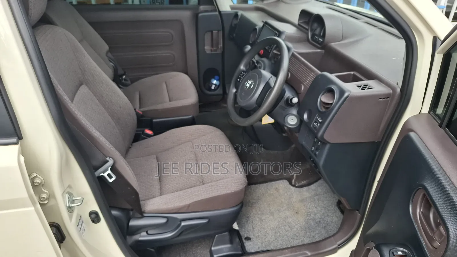 Toyota Porte 1.5 FWD 2015 Beige