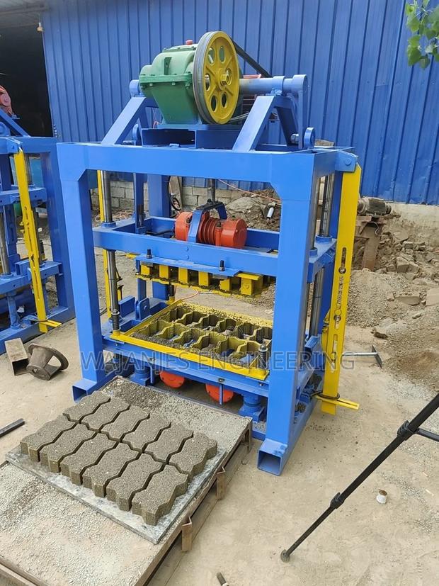 Cabro Making Machine - main view