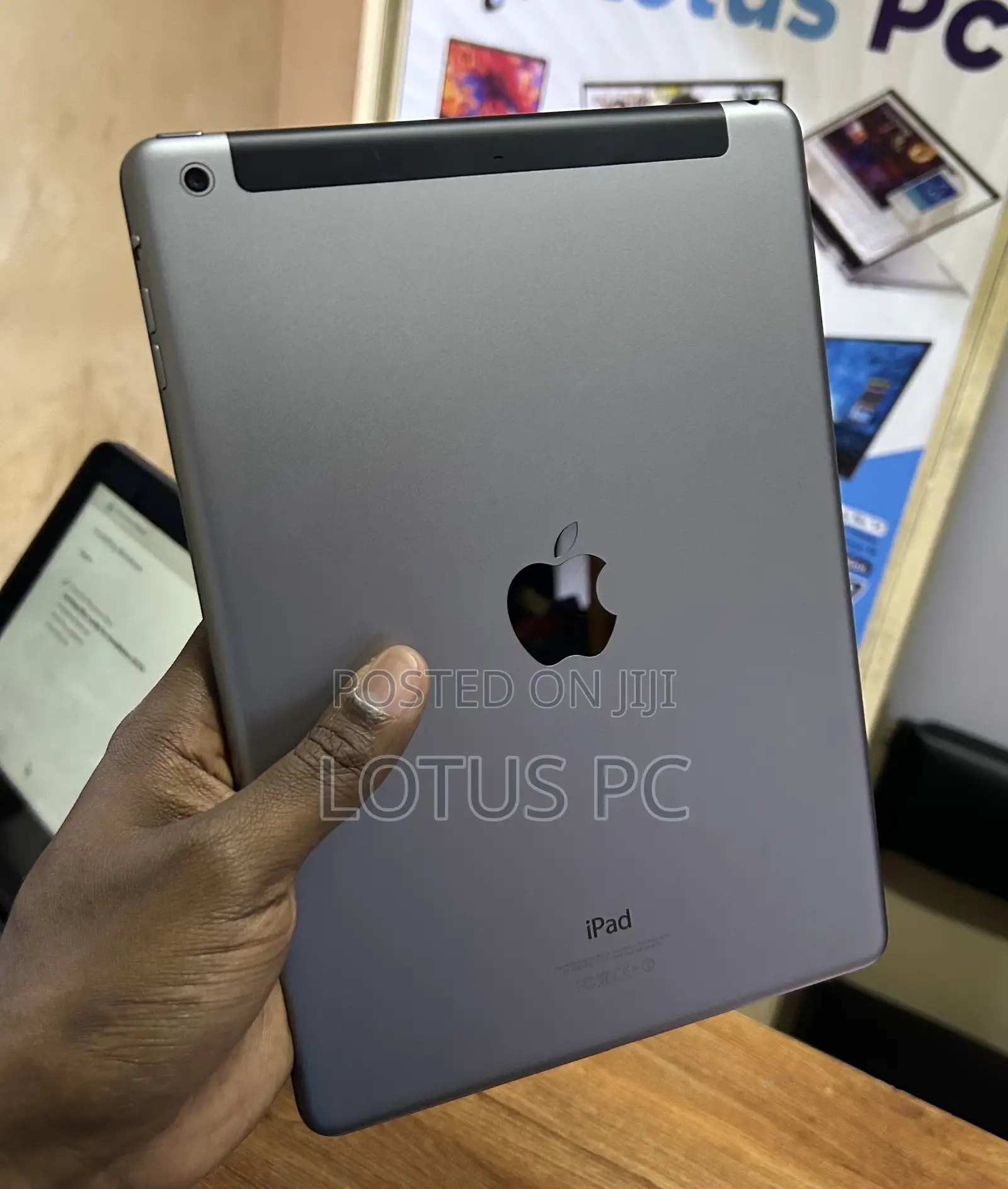 Apple iPad Air 16 GB Gray