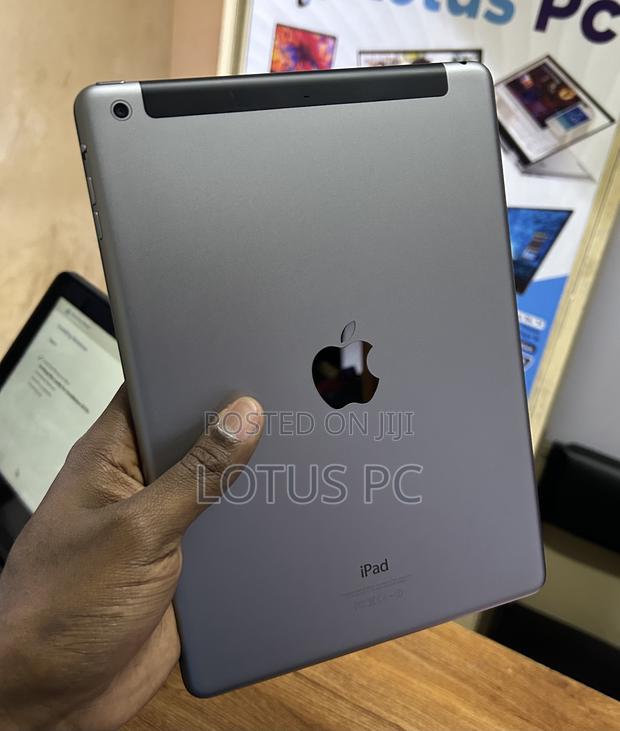 Apple iPad Air 16 GB Gray