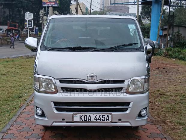 Toyota HiAce 2013 Silver