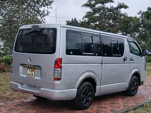 Toyota HiAce 2013 Silver