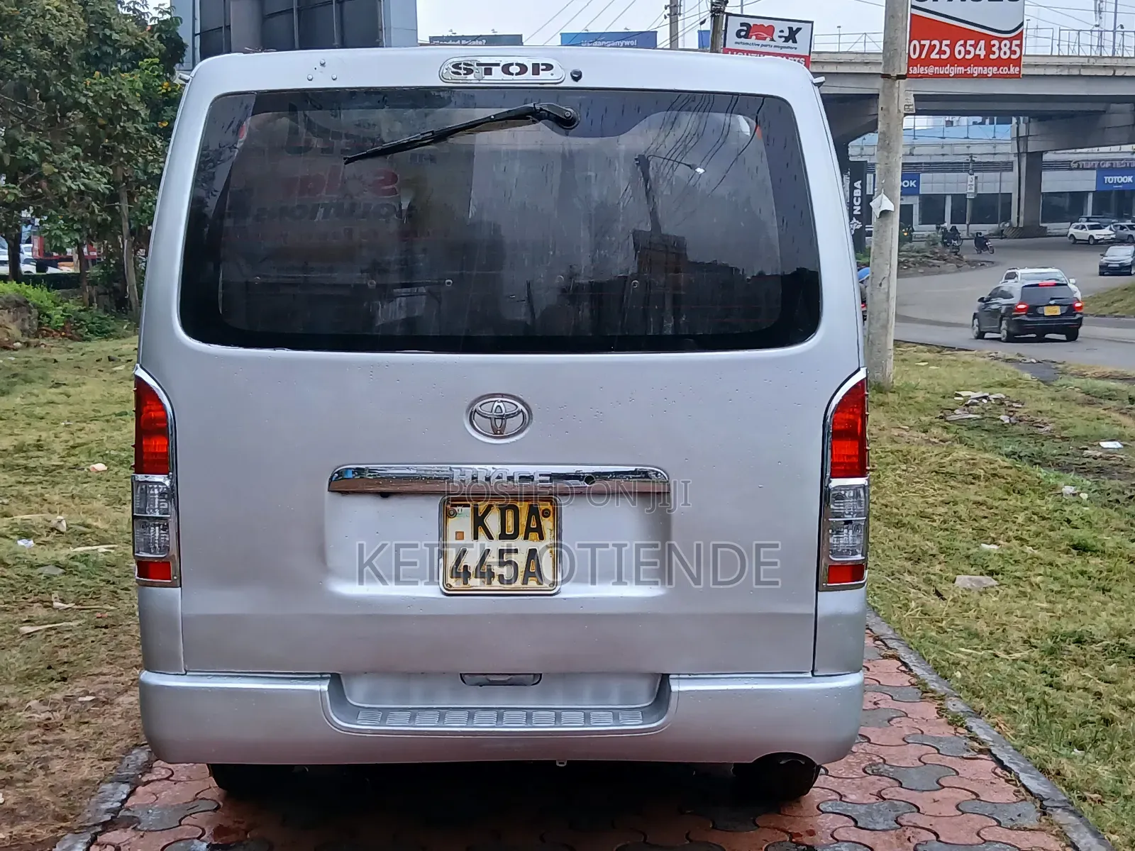 Toyota HiAce 2013 Silver
