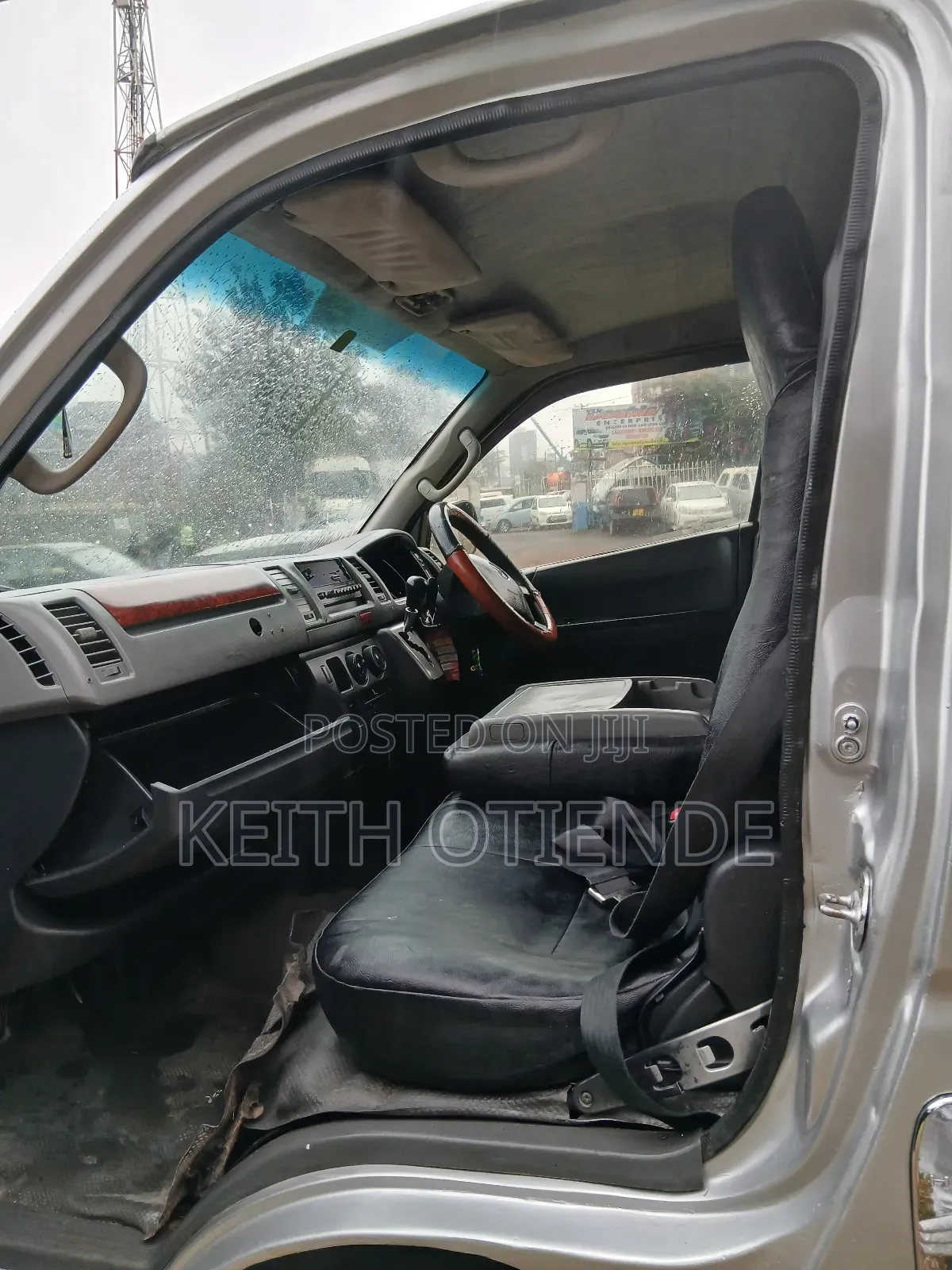 Toyota HiAce 2013 Silver