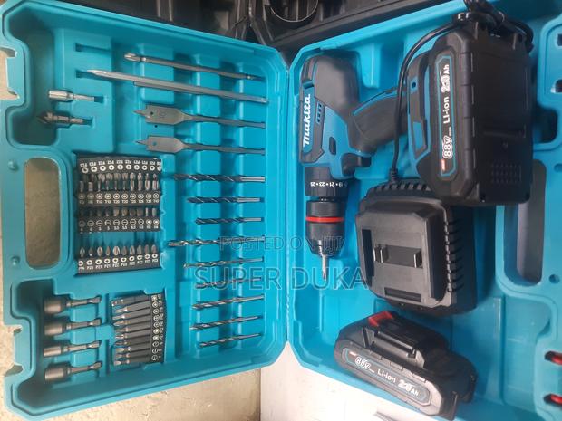 Makita 88v Cordless Drill Set.2 Rechargeable Batteries and Accessories