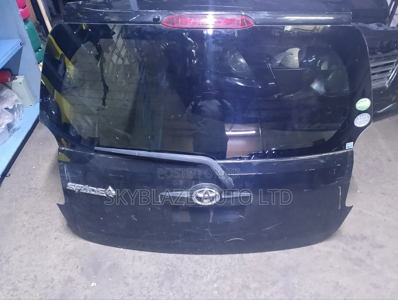 Toyota Spade Tailgate