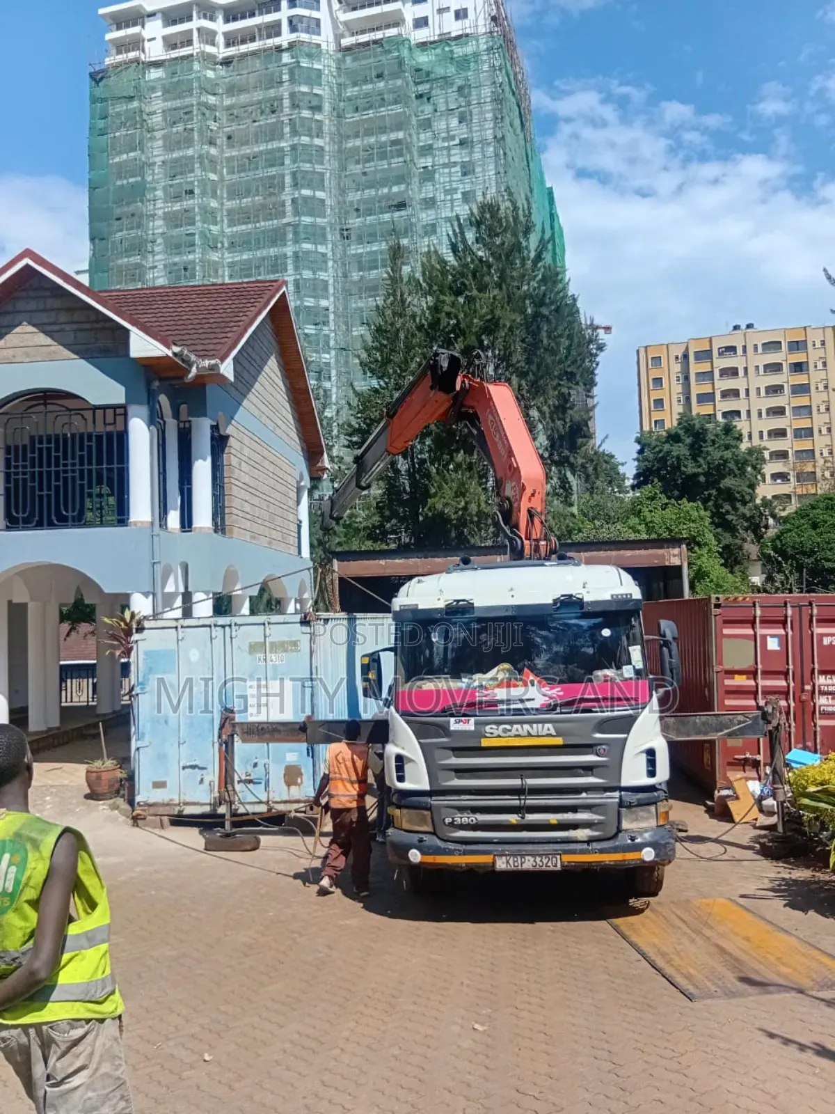 Trailers With Cranes Accessible for Uplifting and Logistics Errands