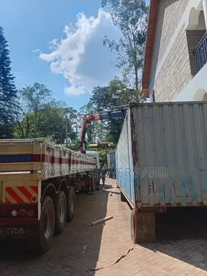 Trailers With Cranes Accessible for Uplifting and Logistics Errands