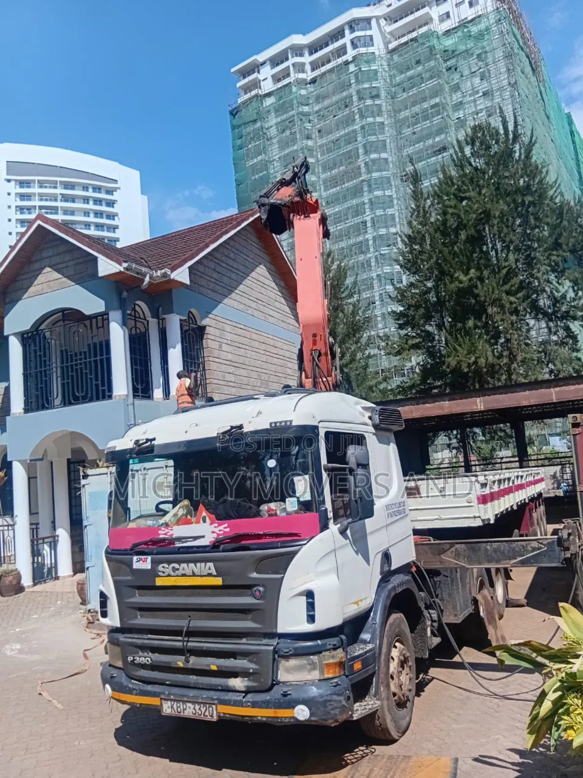 Trailers With Cranes Accessible for Uplifting and Logistics Errands