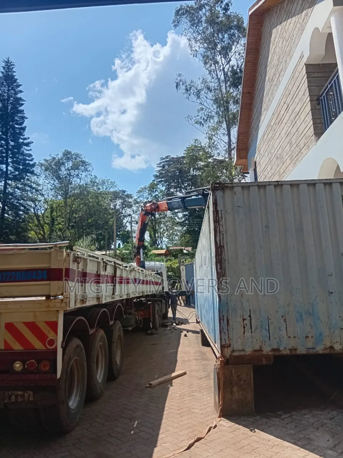 Trailers With Cranes Accessible for Uplifting and Logistics Errands