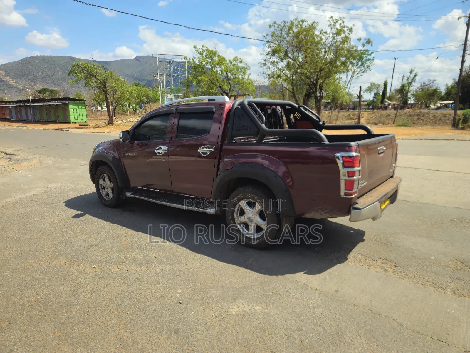 Isuzu D-MAX 2015 Red