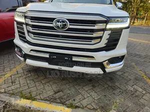 Toyota Land Cruiser 2022 White