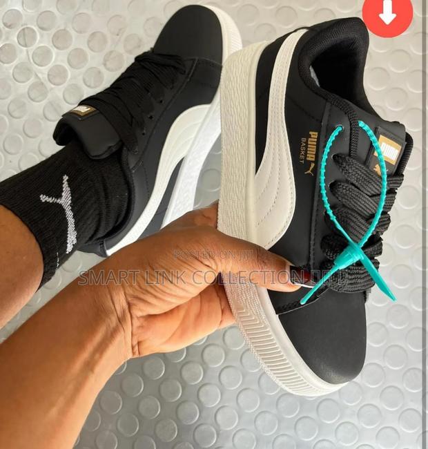 Puma Suede
White Sole - thumbnail 2