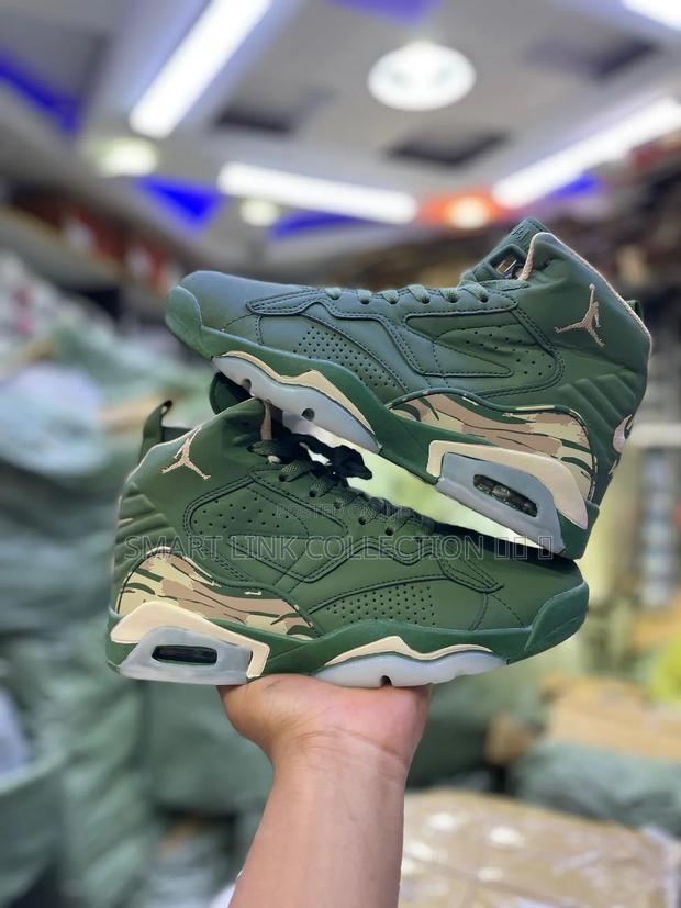 Air Jordan Retro Olive Green  - thumbnail 2